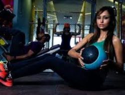 Latihan Stretching Dinamis Sebelum Workout Membantu Mengurangi Risiko Cedera Otot